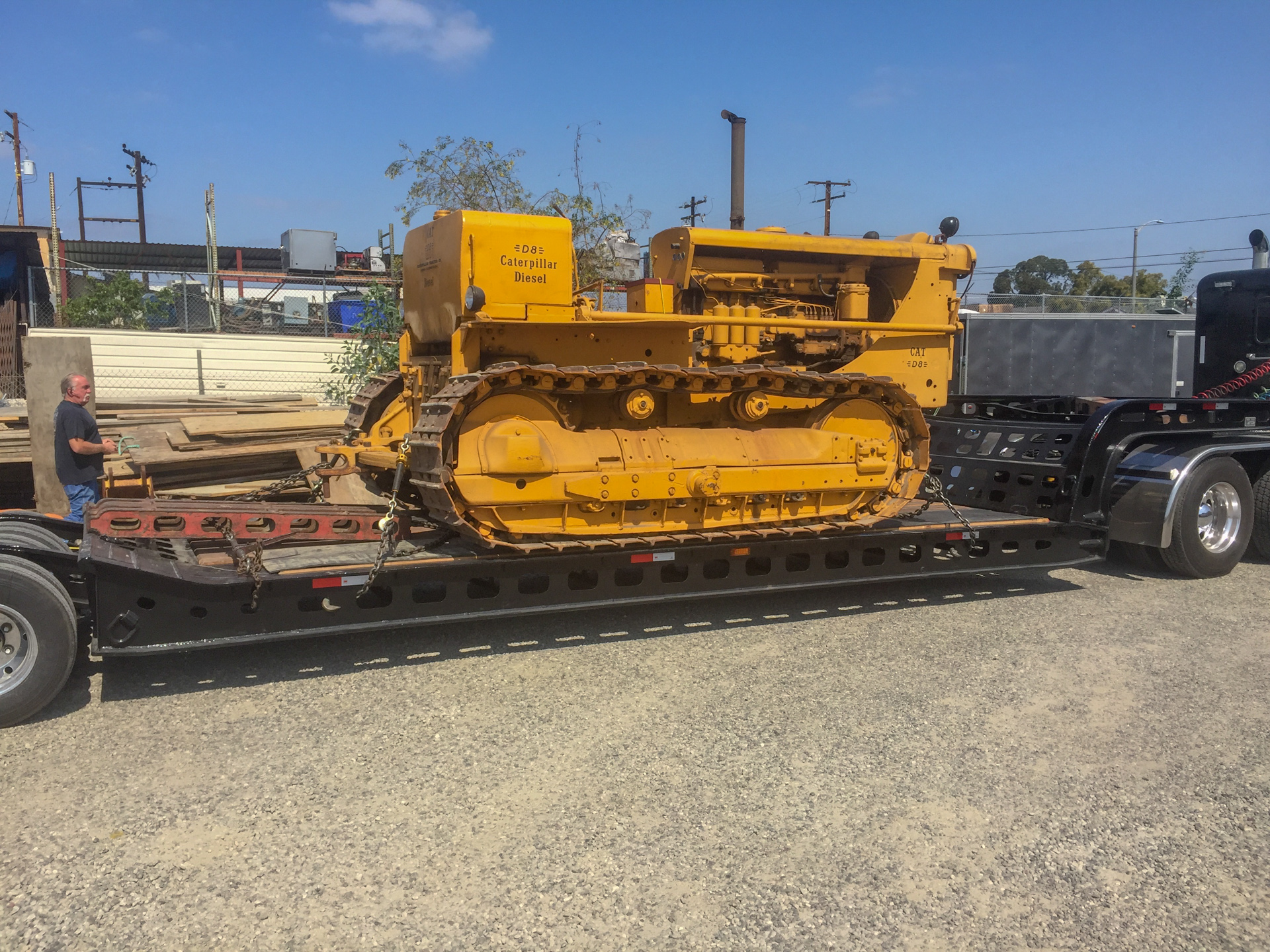 Caterpillar D8 — view 2