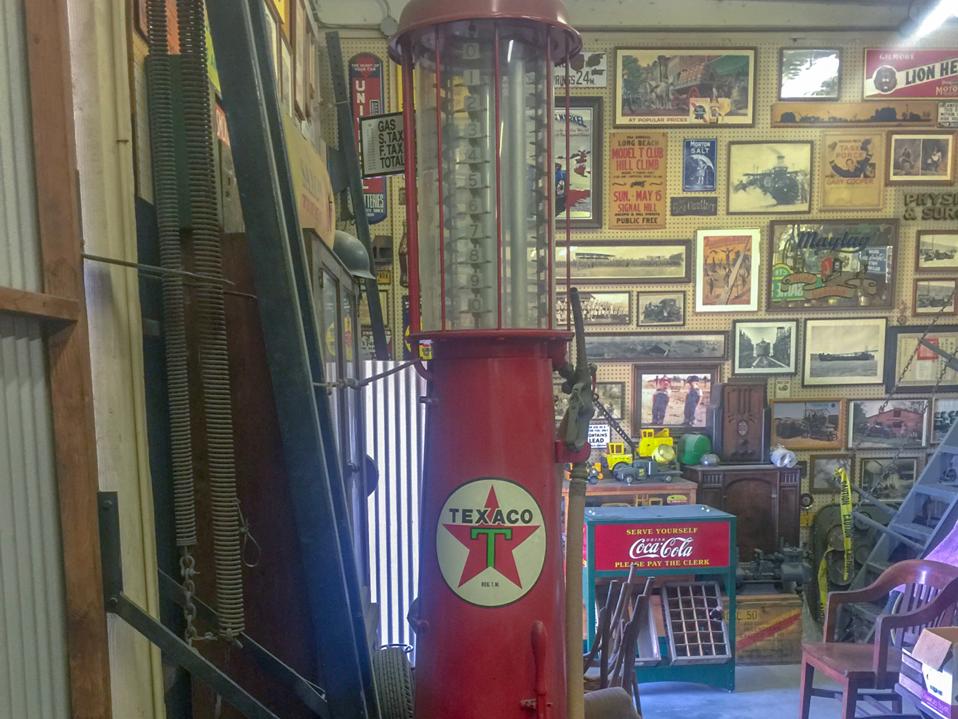 Gas Pump (Visible)